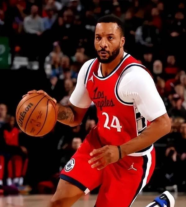 国王复出首战,爵士状态火爆,西蒙斯成为焦点!