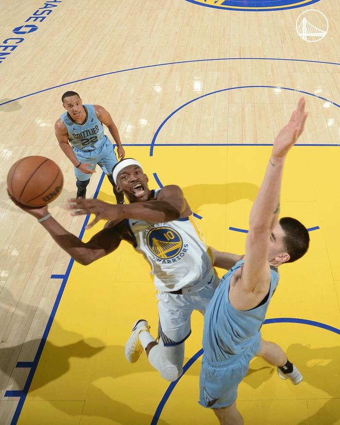 雄鹿三巨头联手，鹈鹕得分突破，巴特勒冲击季后赛！的简单介绍